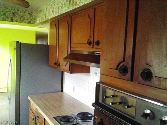 370 North Drive, Lorain, OH 44053