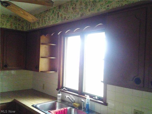 370 North Drive, Lorain, OH 44053