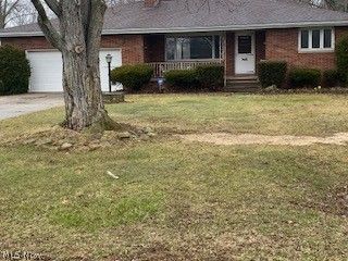 370 North Drive, Lorain, OH 44053