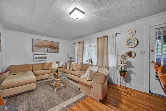 313-315 E COTTAGE AVE, Millersville, PA 17551