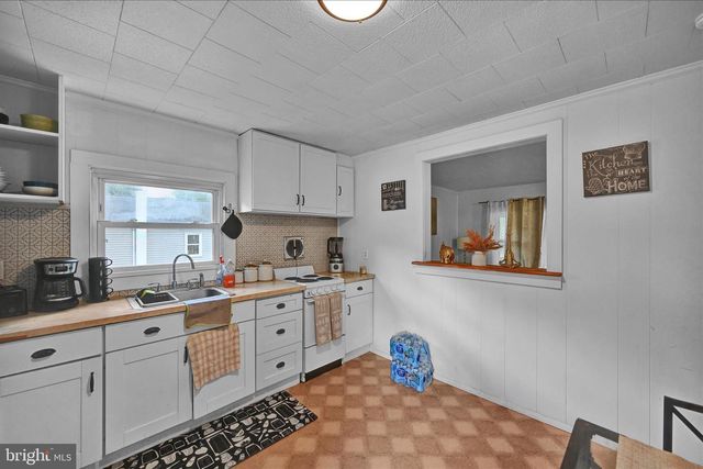 313-315 E COTTAGE AVE, Millersville, PA 17551
