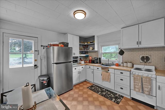 313-315 E COTTAGE AVE, Millersville, PA 17551