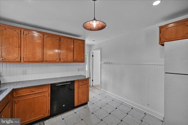 313-315 E COTTAGE AVE, Millersville, PA 17551