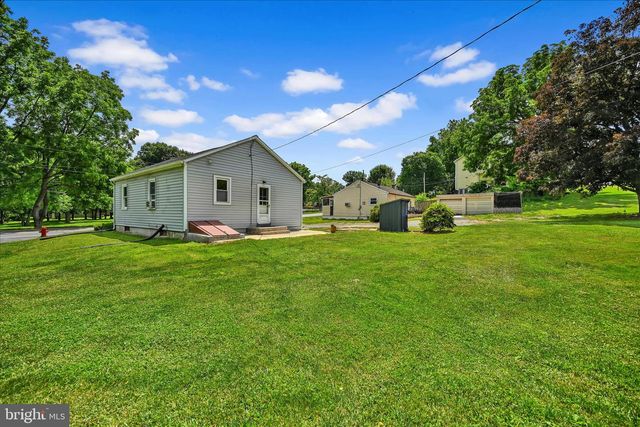 313-315 E COTTAGE AVE, Millersville, PA 17551