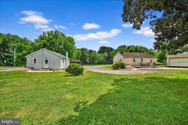 313-315 E COTTAGE AVE, Millersville, PA 17551