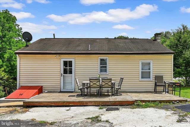 313-315 E COTTAGE AVE, Millersville, PA 17551