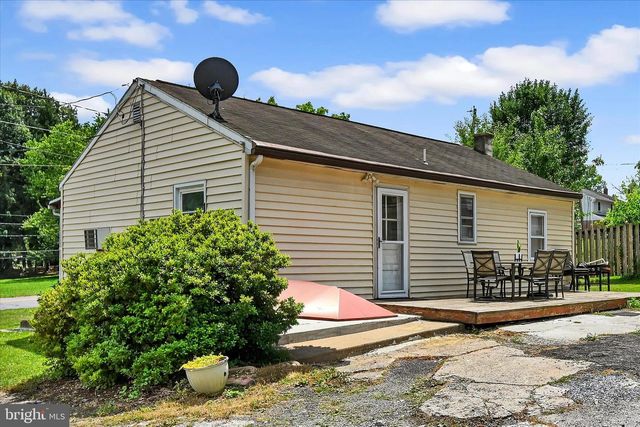 313-315 E COTTAGE AVE, Millersville, PA 17551