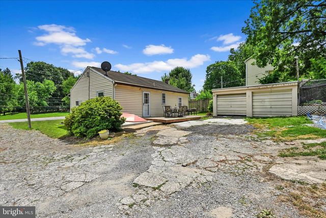 313-315 E COTTAGE AVE, Millersville, PA 17551