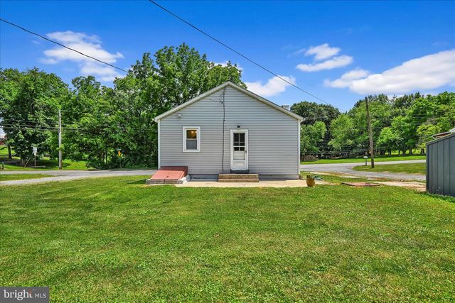 313-315 E COTTAGE AVE, Millersville, PA 17551