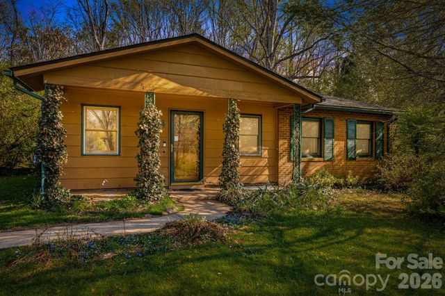 34 Tipperary Drive, Asheville, NC 28806