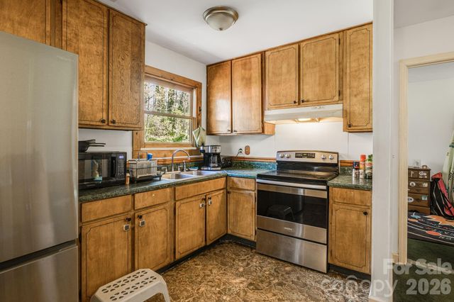 34 Tipperary Drive, Asheville, NC 28806