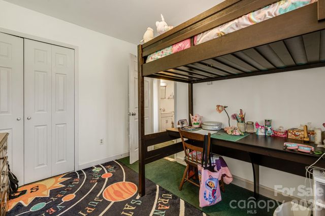 34 Tipperary Drive, Asheville, NC 28806