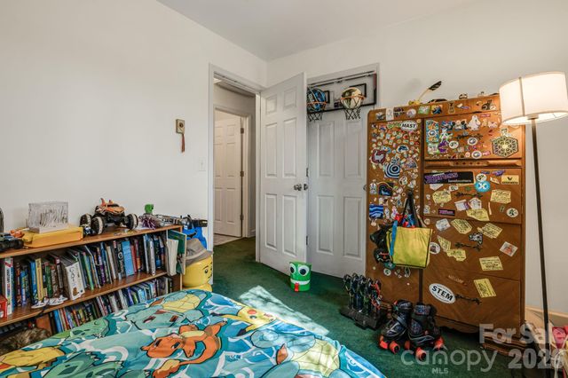 34 Tipperary Drive, Asheville, NC 28806