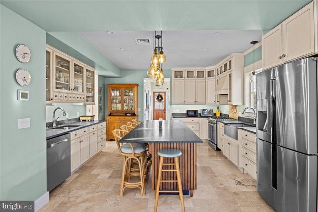 683 LAKE AVE, Bay Head, NJ 08742