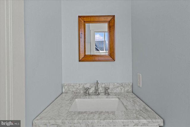 683 LAKE AVE, Bay Head, NJ 08742