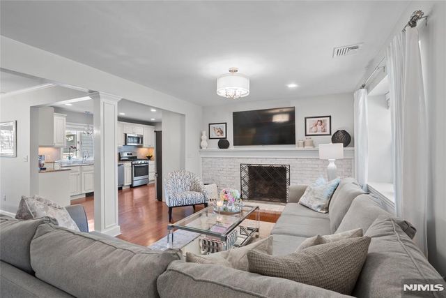 95 Edison Street, Wyckoff, NJ 07481