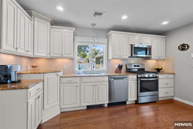 95 Edison Street, Wyckoff, NJ 07481