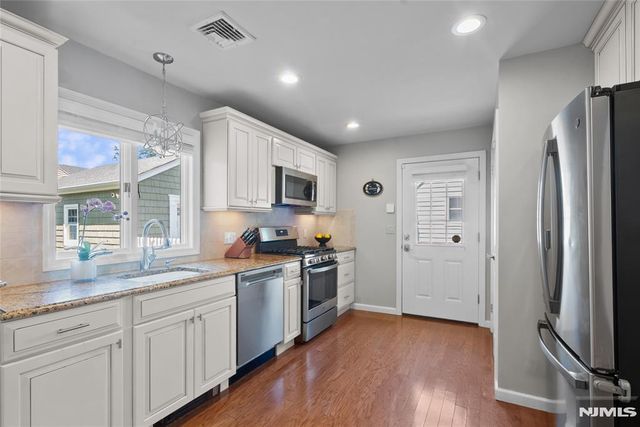 95 Edison Street, Wyckoff, NJ 07481