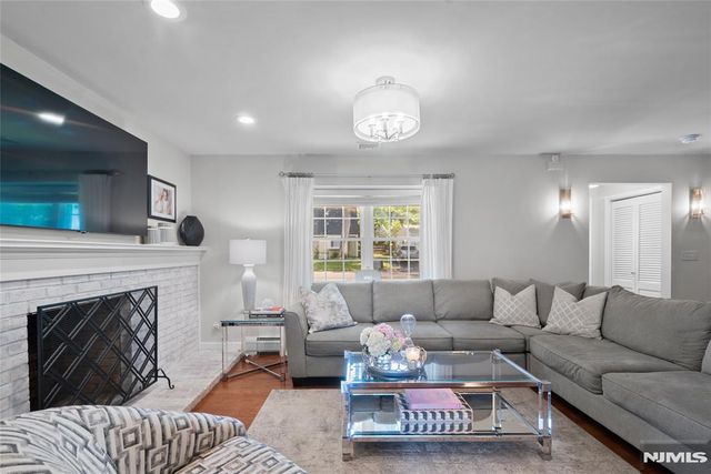 95 Edison Street, Wyckoff, NJ 07481