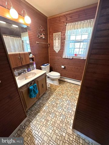 3203 MANNERCHOR RD, Temple, PA 19560