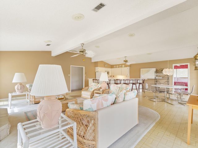 138 Vivian Street, Brazoria, TX 77422