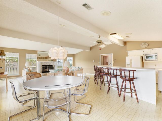 138 Vivian Street, Brazoria, TX 77422