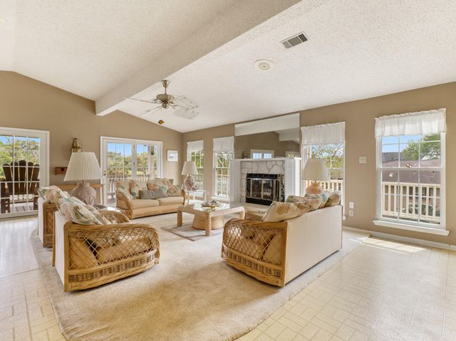 138 Vivian Street, Brazoria, TX 77422