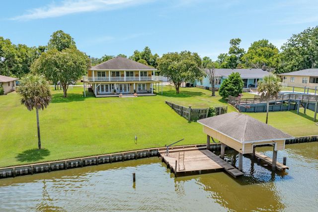 138 Vivian Street, Brazoria, TX 77422