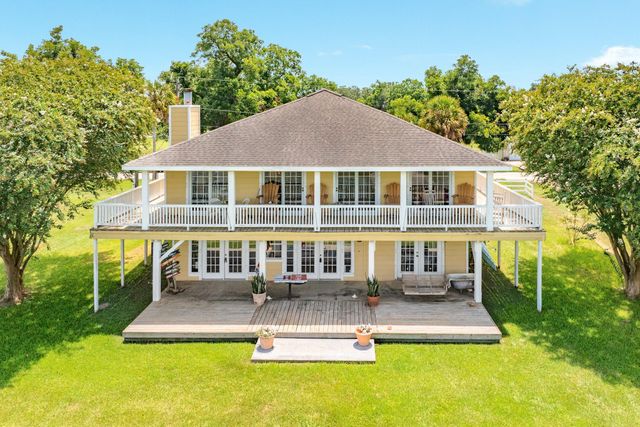 138 Vivian Street, Brazoria, TX 77422