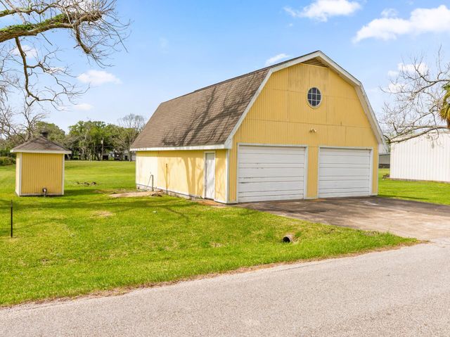 138 Vivian Street, Brazoria, TX 77422