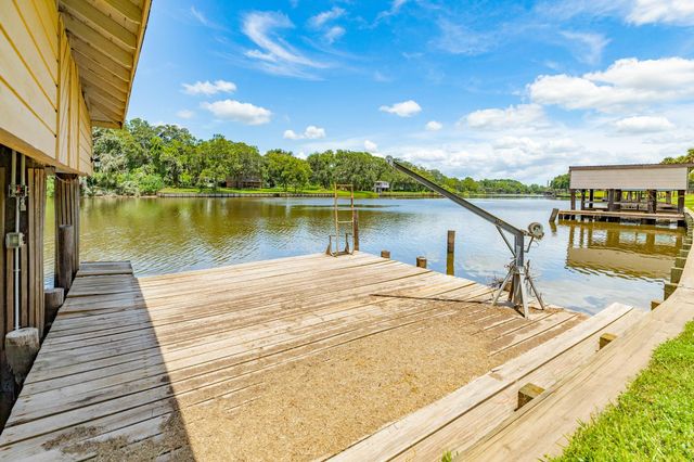 138 Vivian Street, Brazoria, TX 77422