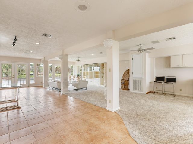 138 Vivian Street, Brazoria, TX 77422