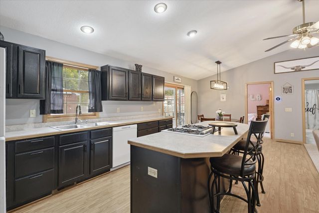 1315 N Fitzgerald Avenue, Hesperia, MI 49421