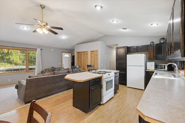 1315 N Fitzgerald Avenue, Hesperia, MI 49421