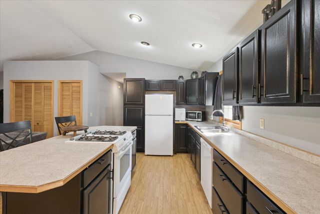 1315 N Fitzgerald Avenue, Hesperia, MI 49421