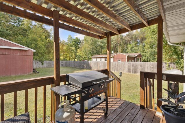 1315 N Fitzgerald Avenue, Hesperia, MI 49421