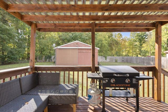 1315 N Fitzgerald Avenue, Hesperia, MI 49421