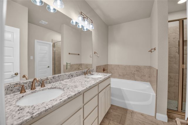 1916 Town Creek Circle, Weatherford, TX 76086