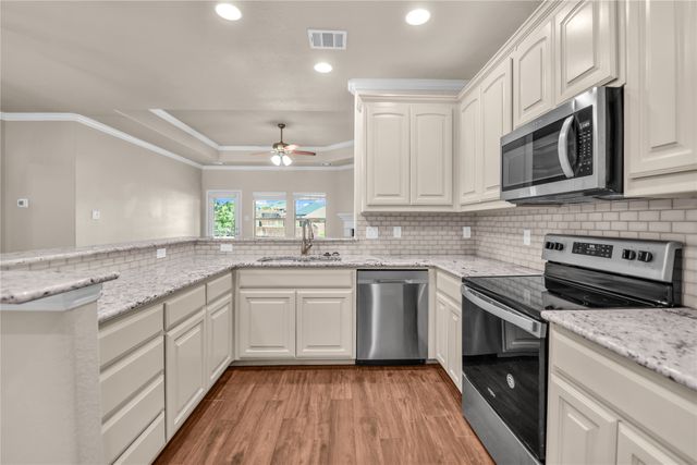 1916 Town Creek Circle, Weatherford, TX 76086