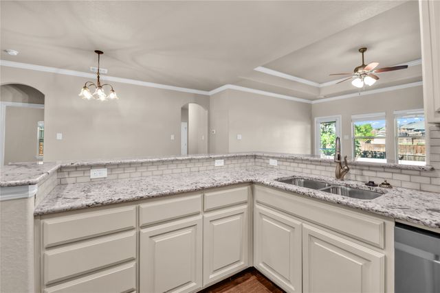 1916 Town Creek Circle, Weatherford, TX 76086