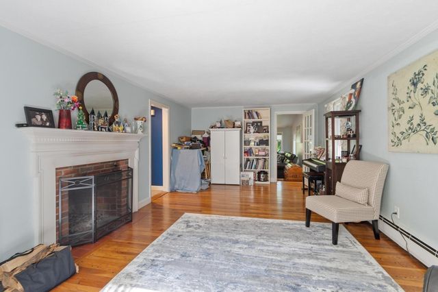 23 Greenwood Road, Andover, MA 01810