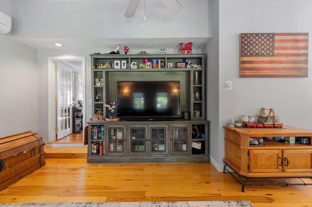 23 Greenwood Road, Andover, MA 01810