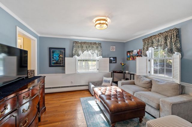 23 Greenwood Road, Andover, MA 01810