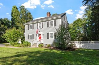 23 Greenwood Road, Andover, MA 01810