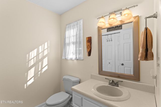 100 Harper Lane, Oak Ridge, TN 37830