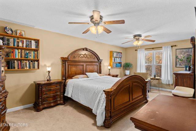 100 Harper Lane, Oak Ridge, TN 37830