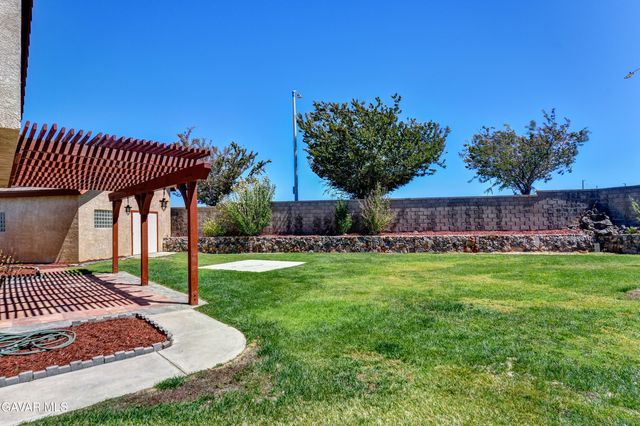 38016 Ranier Drive, Palmdale, CA 93552