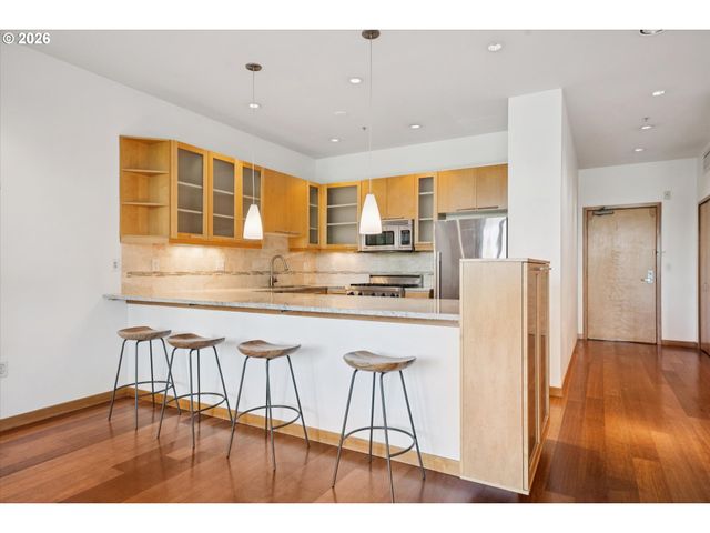 1030 Nw Johnson St 323, Portland, OR 97209