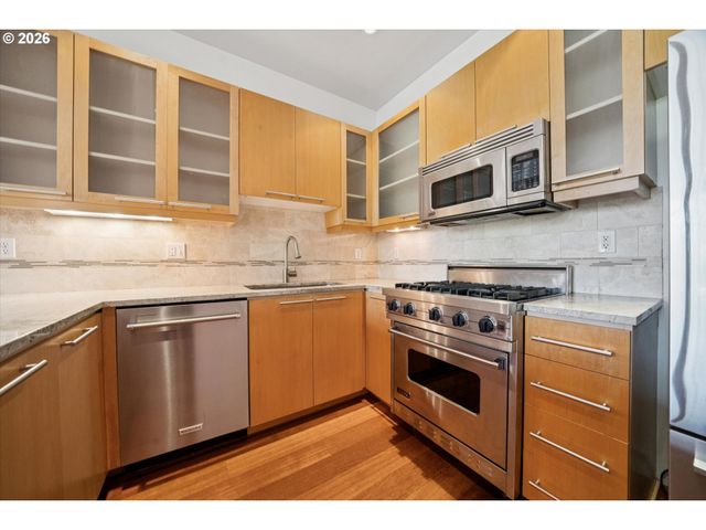 1030 Nw Johnson St 323, Portland, OR 97209