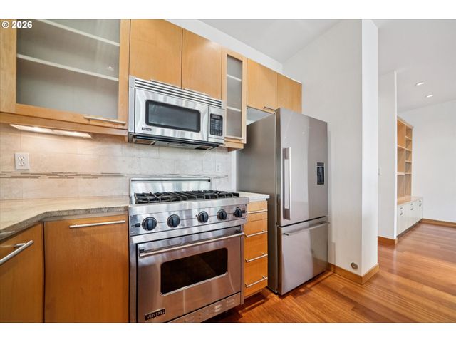 1030 Nw Johnson St 323, Portland, OR 97209